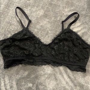 🐰Victoria’s Secret lace bralette🐰